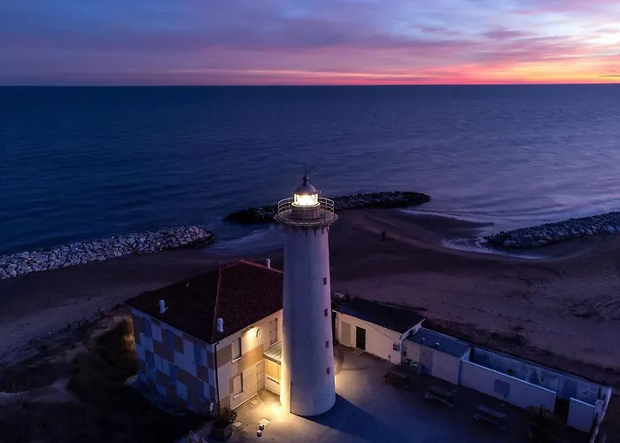 Renovated Semi Detached House In Appartement *