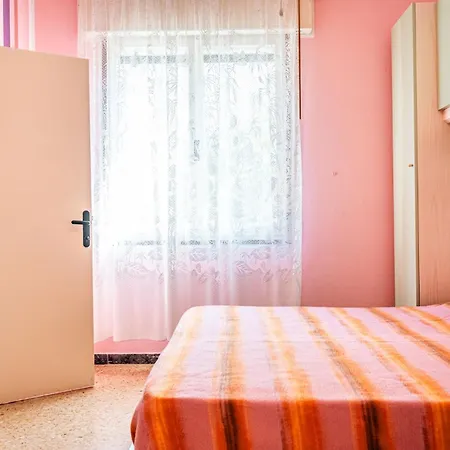 Renovated Semi Detached House In Апартаменти *