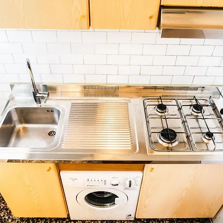 Renovated Semi Detached House In Апартаменти Бібіоне
