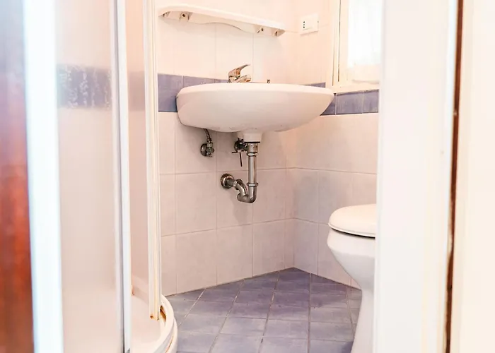 Renovated Semi Detached House In * Бібіоне