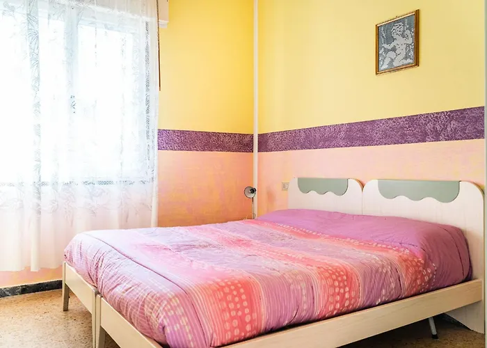 Renovated Semi Detached House In Бібіоне